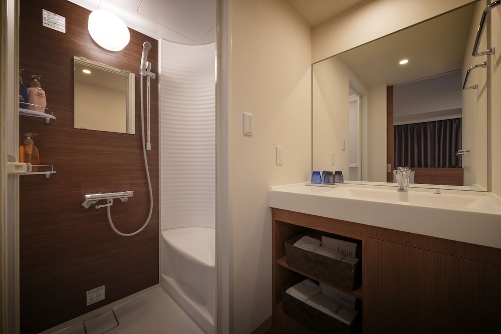 Superior Twin Room, Non Smoking - Photo 12