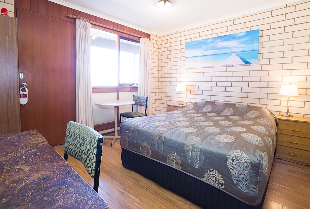 Double Room, 1 Queen Bed photo 2