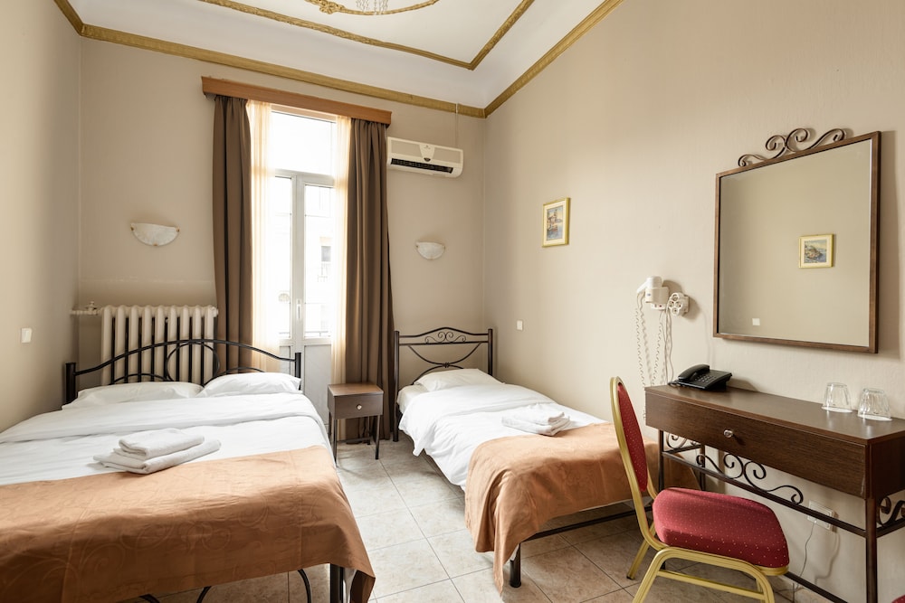 Twin Room - Photo 1