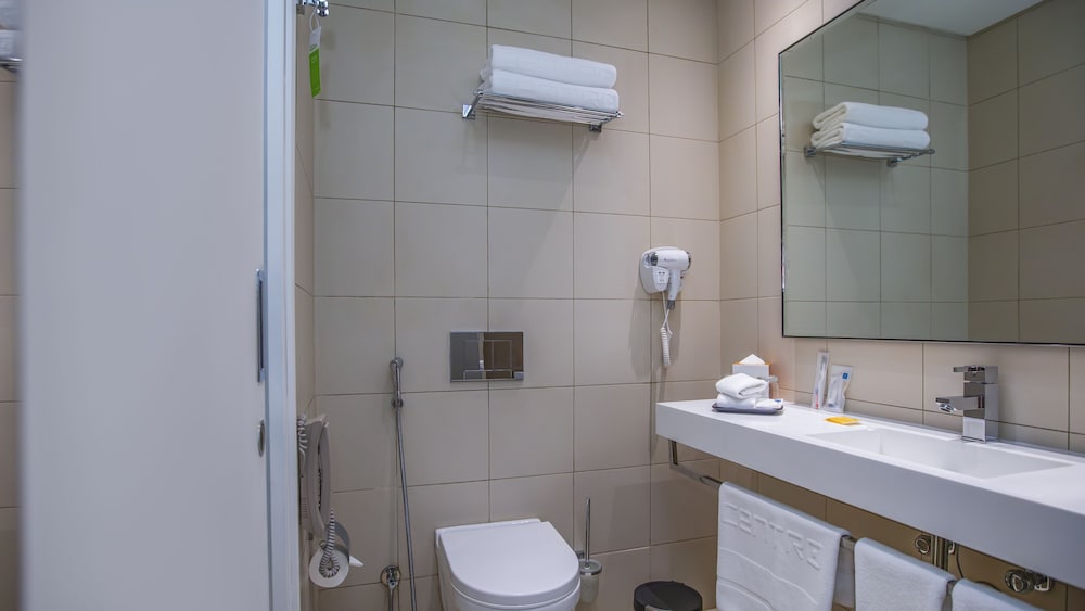 Room, 2 Twin Beds (Centro High Floor) thumbnail 5