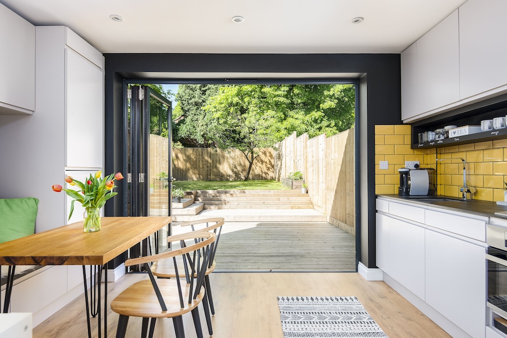 Comfort House, Private Bathroom, Garden View