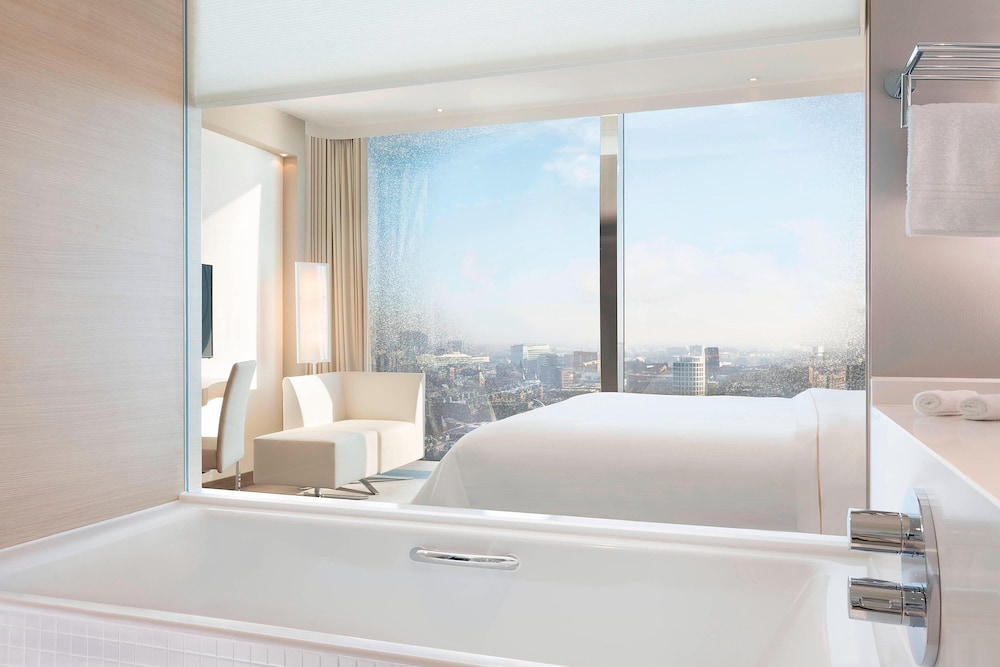 Premium Room, 1 King Bed, City View