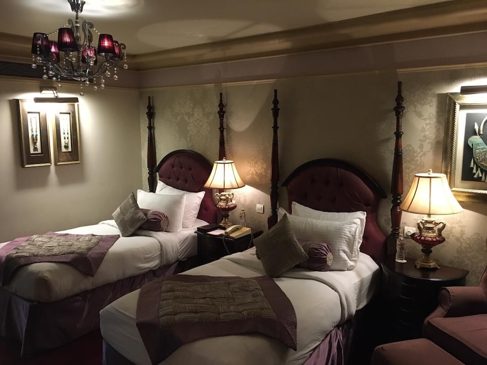Club Twin Room