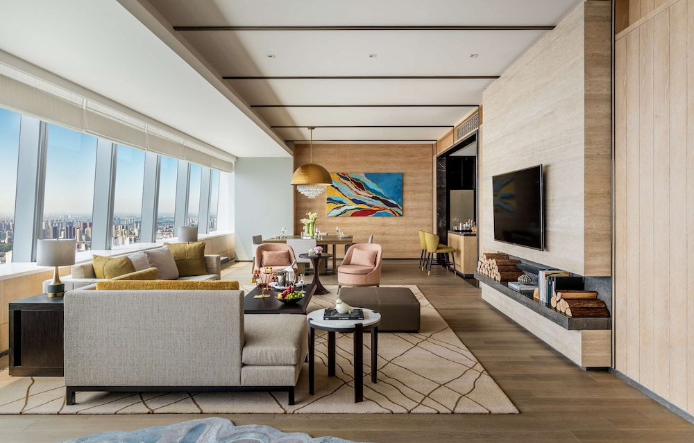 King Conrad Suite - Photo 2