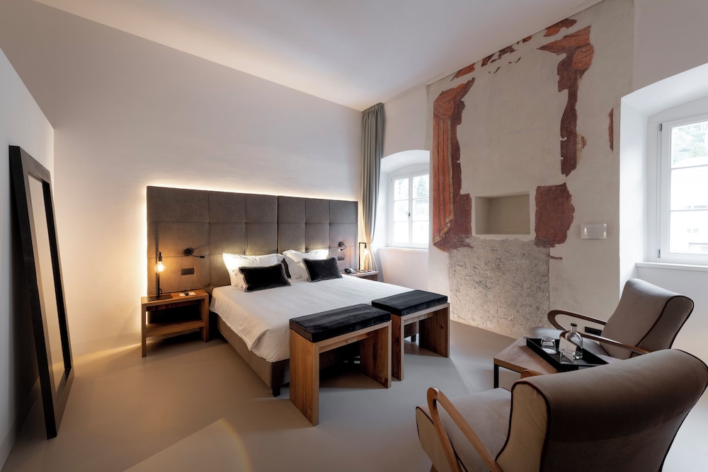 Deluxe Room - Photo 3