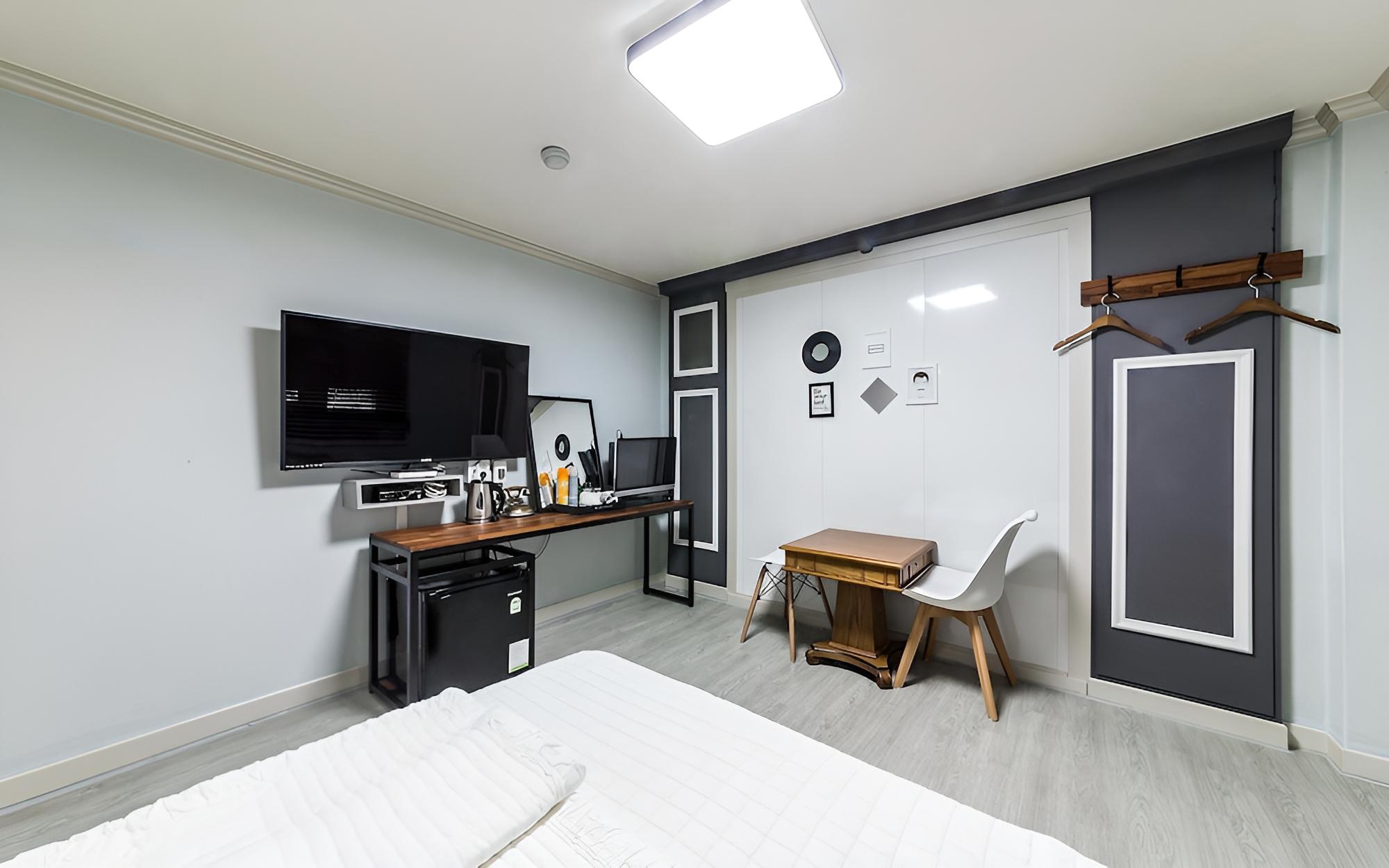 Room (Standard Room) - Photo 6