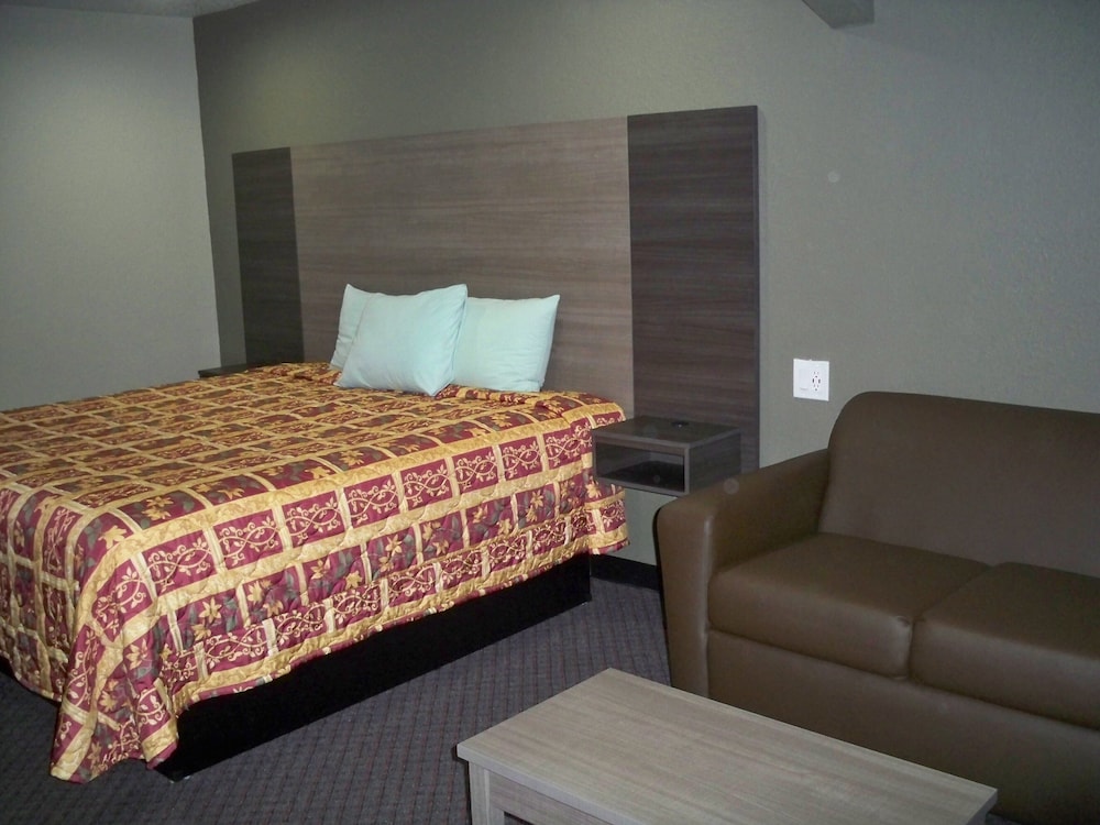 Standard Room, 1 King Bed photo 1