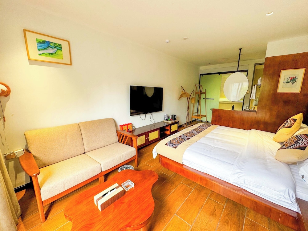 Standard Double Room, Hill View