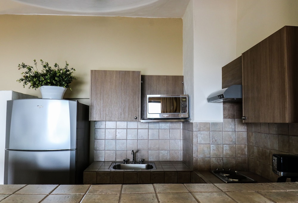Suite, 1 Bedroom, Ocean View - Photo 8