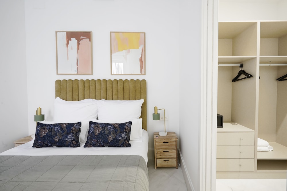 2 Bedroom Apartment with Sofa Bed - Photo 7