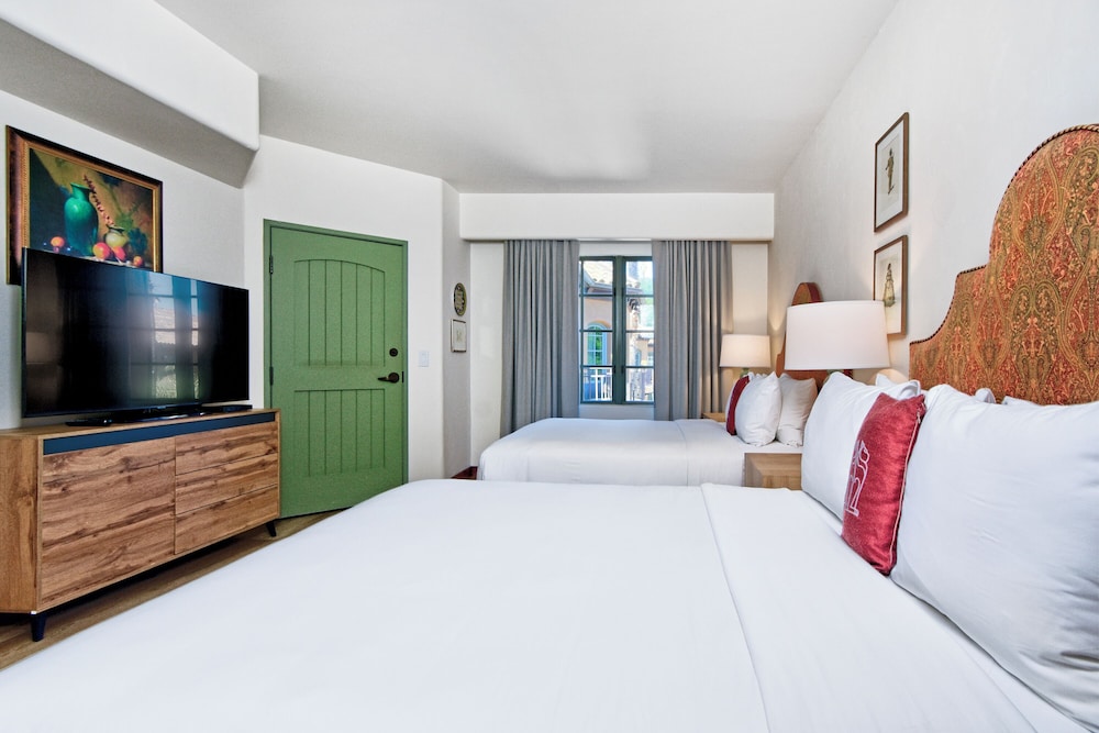Deluxe Room, 2 Queen Beds - Photo 3