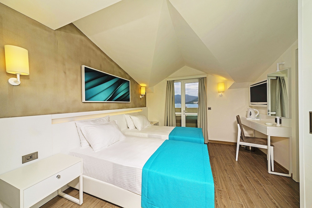 Standard Double or Twin Room photo 2