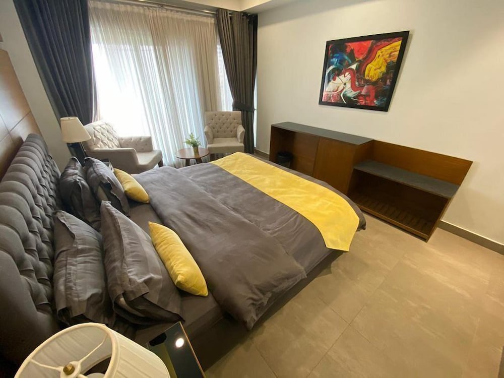 Studio Suite photo 2