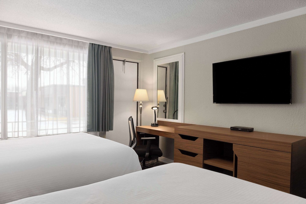 Room, 2 Queen Beds, Non Smoking - Photo 4