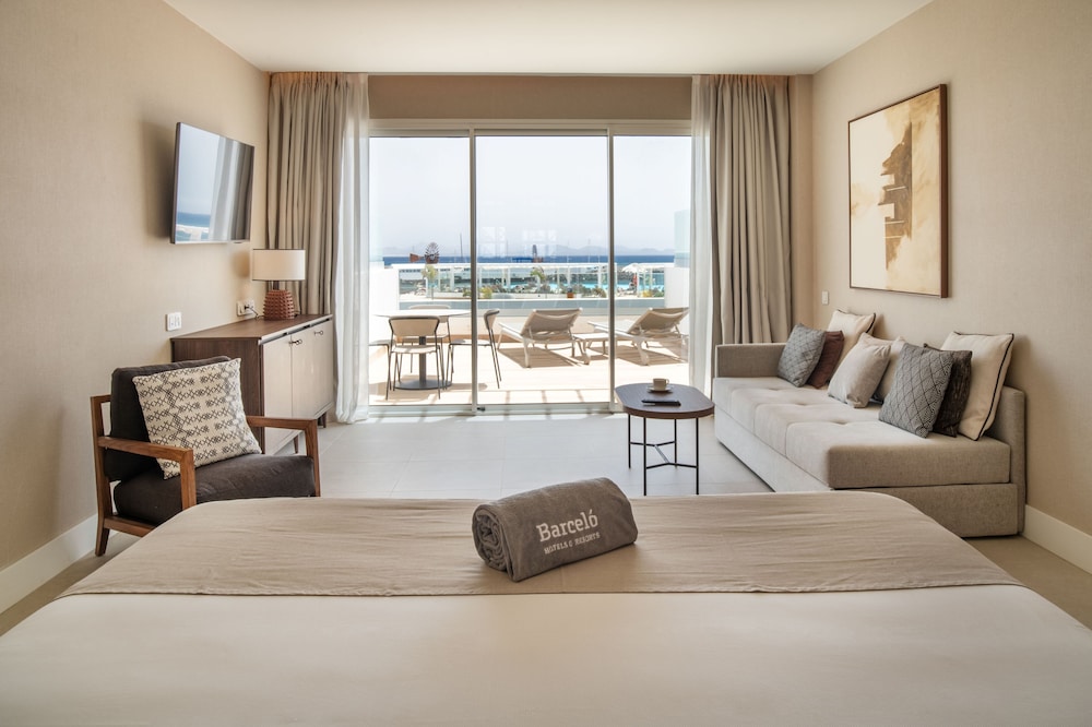 Junior Suite, Sea View (Deluxe) - Photo 3