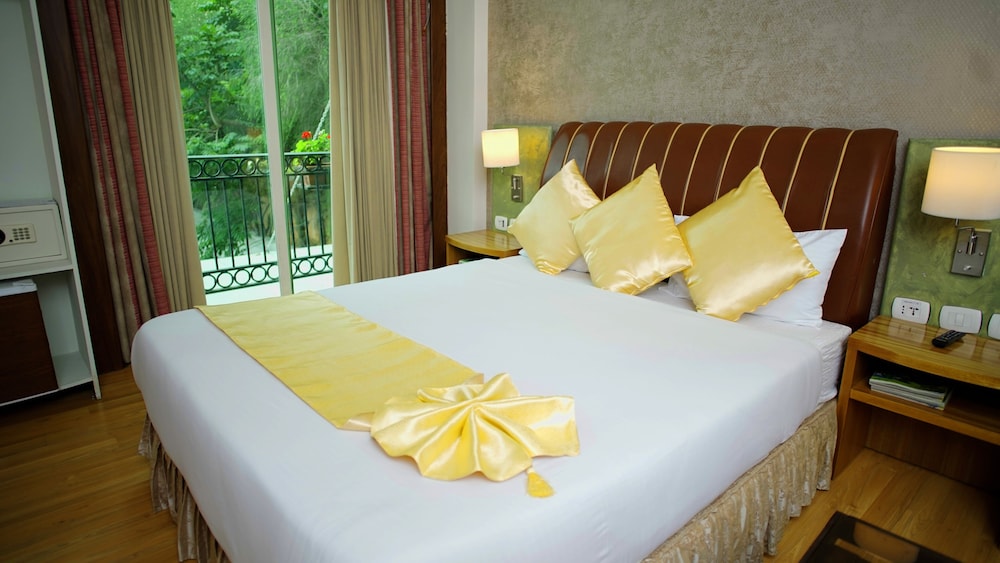 Standard Room, 1 Queen Bed, City View photo 1
