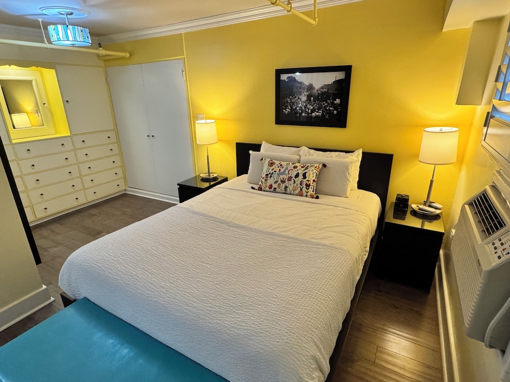 Deluxe Suite photo 2