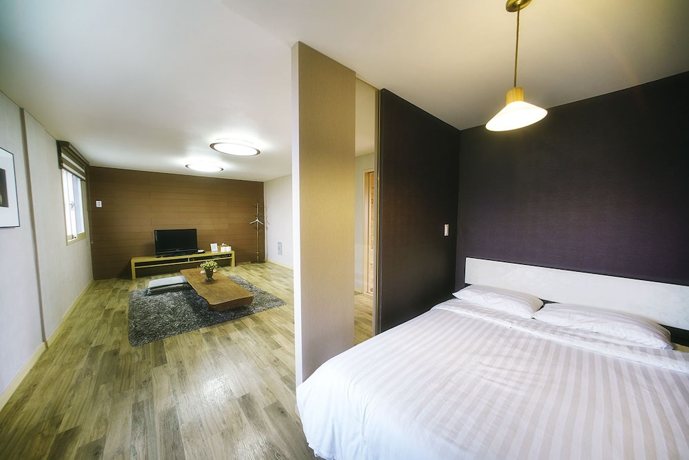 Duplex (Ja Woon Yeong) photo 2