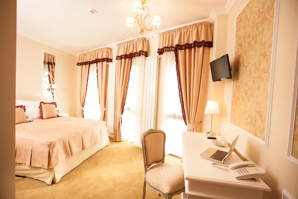 Standard Double Room, City View photo 1