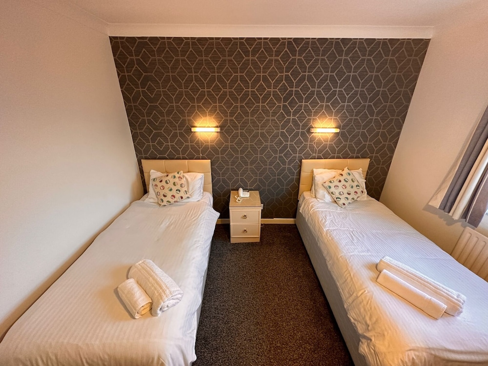 Classic Twin Room, 2 Twin Beds - Photo 8