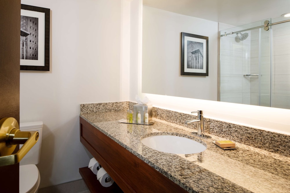 Suite, 1 King Bed, Non Smoking (2 Bedrooms) - Photo 16