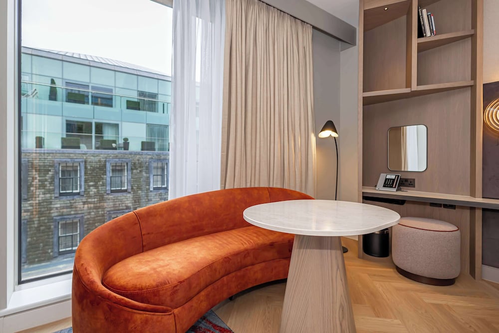 Executive Room, 1 King Bed, Tower (accessible), photo 6