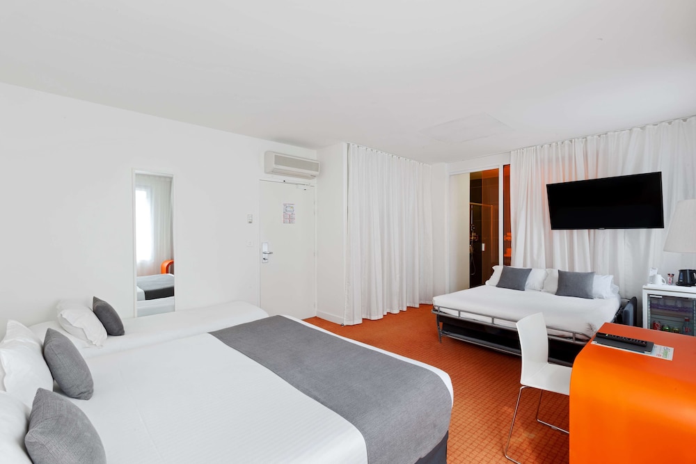 Family Room, Multiple Beds, Non Smoking (with Single Sofabed) photo 2