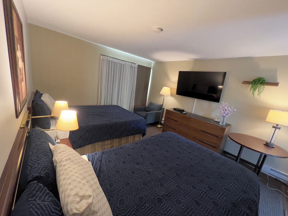 Premier Room, 2 Queen Beds, Ground Floor photo 3