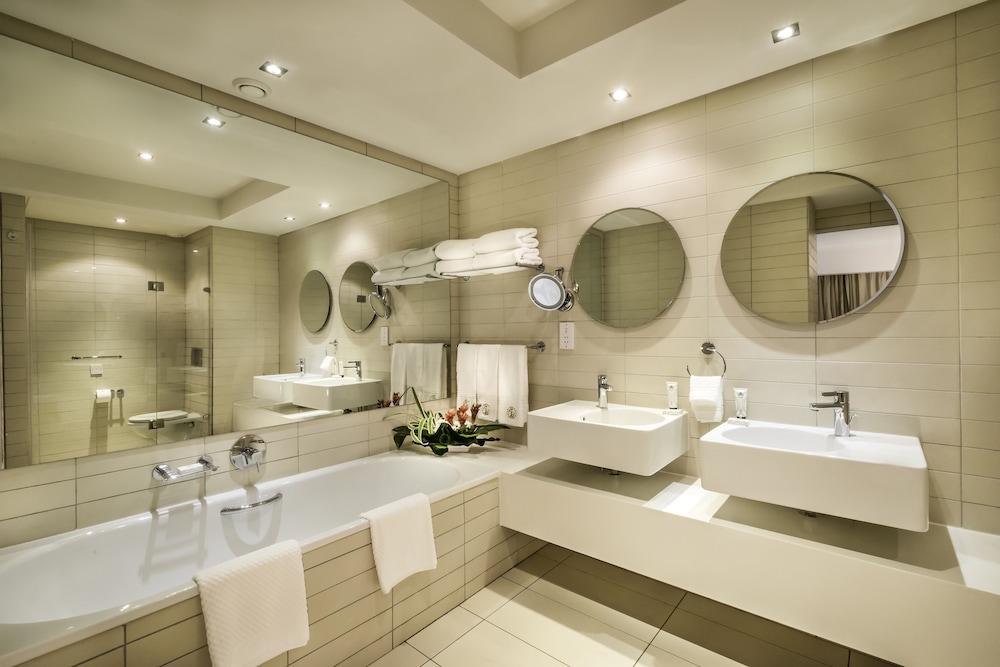 Superior Suite - Photo 4