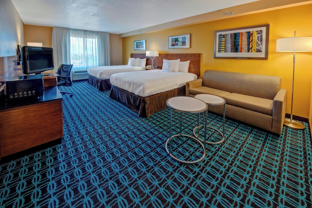 Room, 2 Queen Beds (Mobility/Hearing Access, Roll-in Shwr)