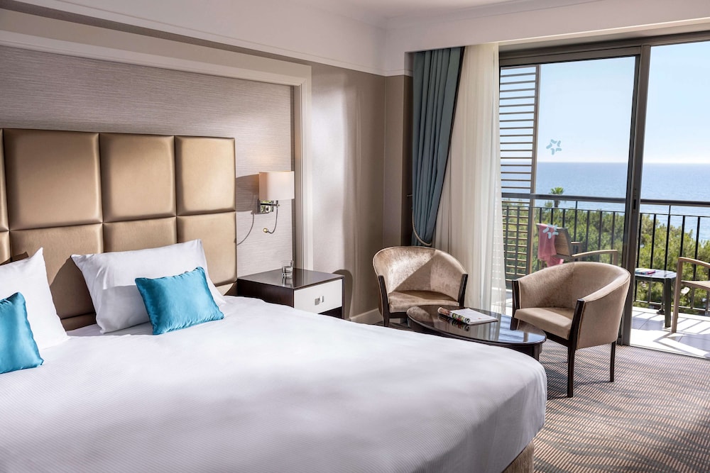 Classic Room, 1 King Bed, Sea View photo 3
