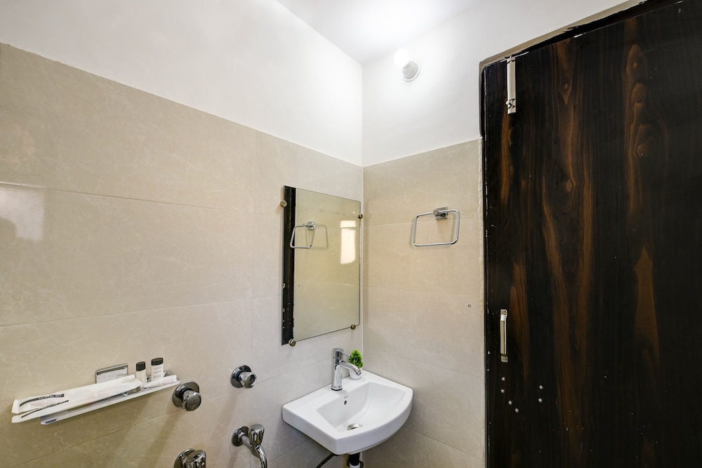 Standard Double Room - Photo 14
