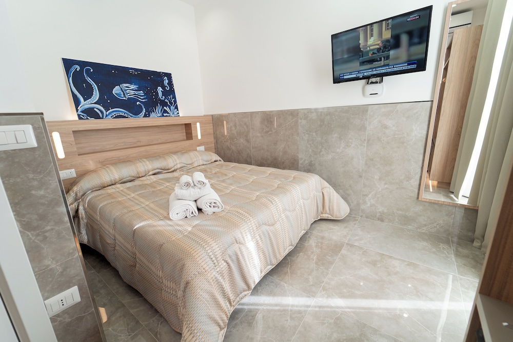 Superior Room, City View, Annex Building (Vico Giardinetto 84)