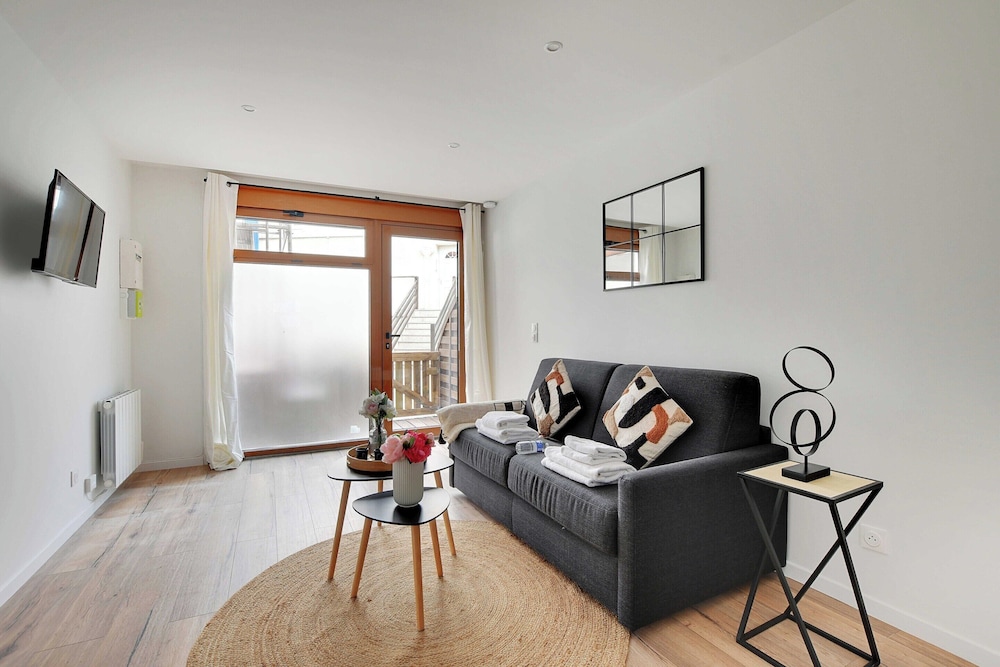 Apartment photo 2