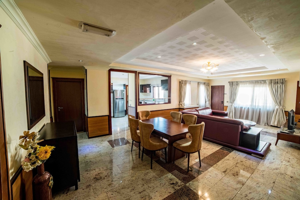Suite, 2 Bedrooms photo 2