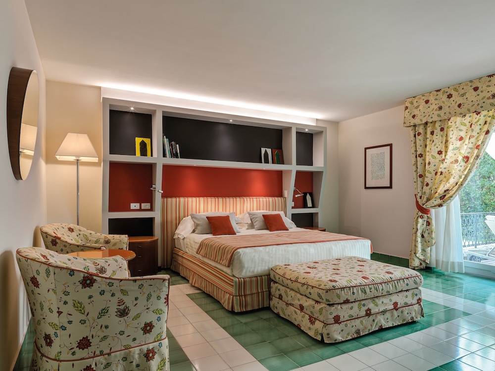 Royal Suite, Garden View
