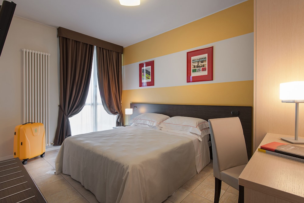 Standard Double Room Single Use photo 2