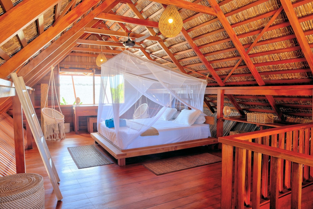 Deluxe Cottage, 1 Queen Bed, Pool View, Garden Area photo 3