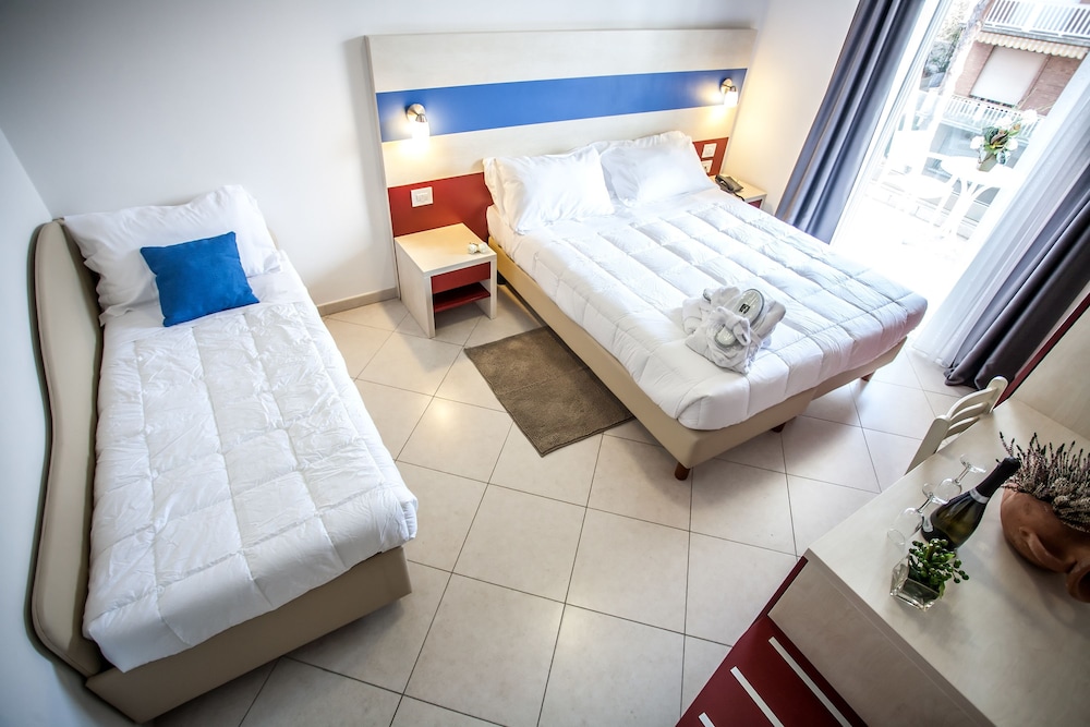 Deluxe Triple Room photo 1