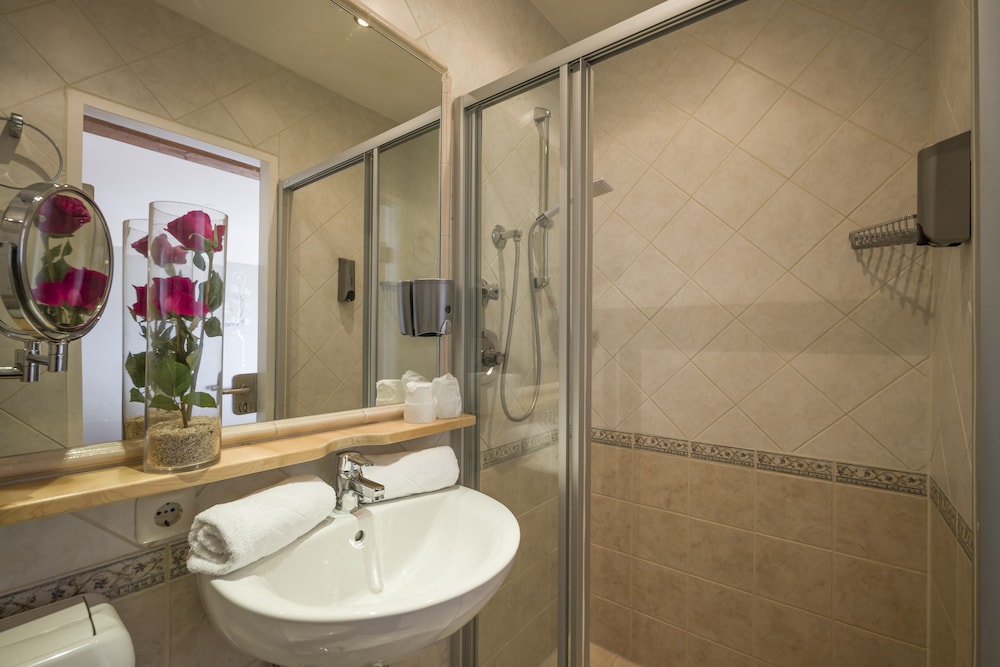 Standard Double Room - Photo 4