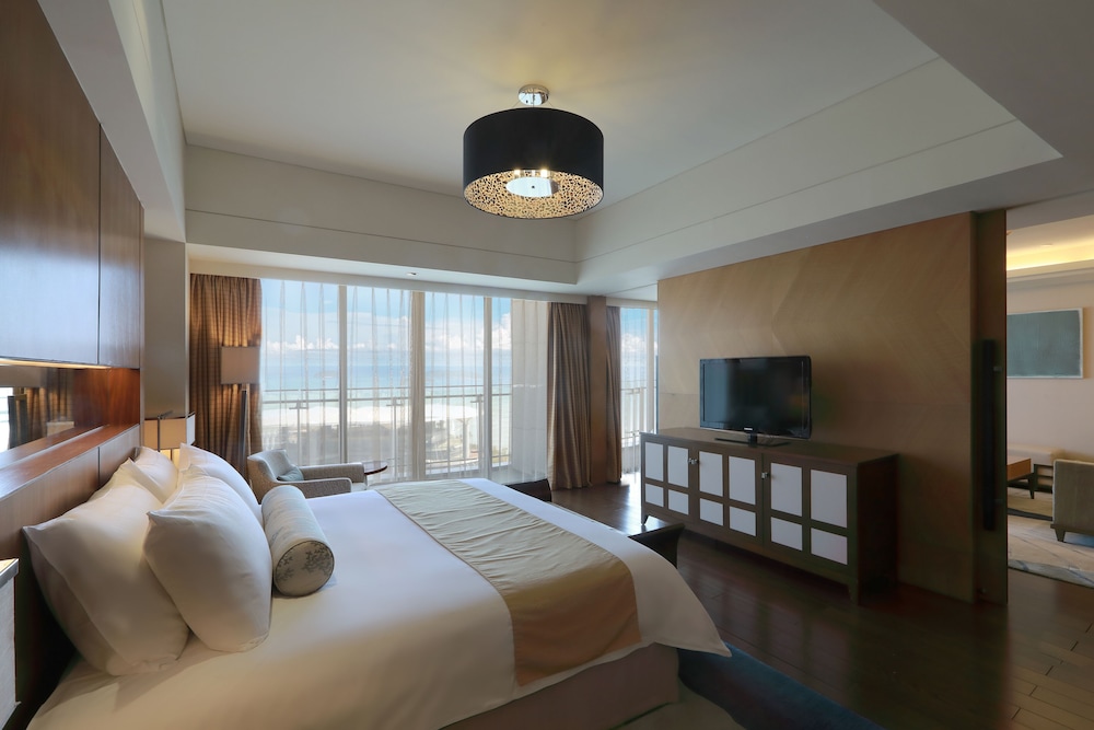 Deluxe VIP Seaview Suite - Photo 1
