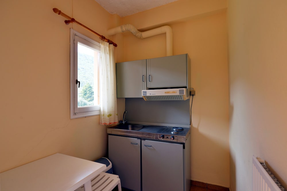 Economy Triple Room, Ground Floor photo 2