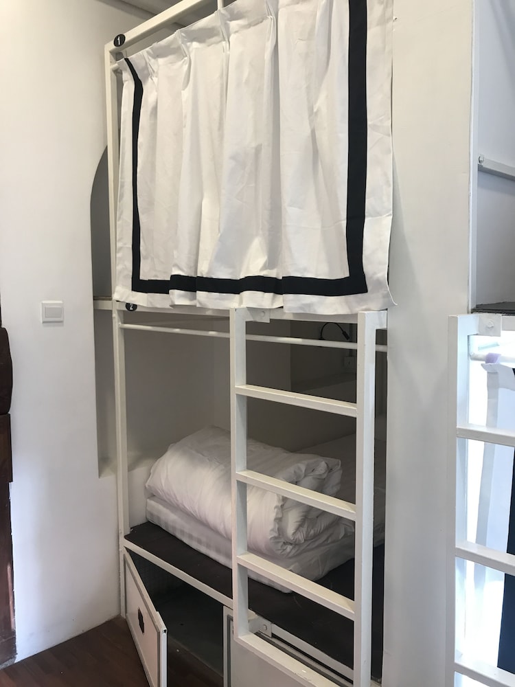 Bed in 4-Bed Female Dormitory photo 1