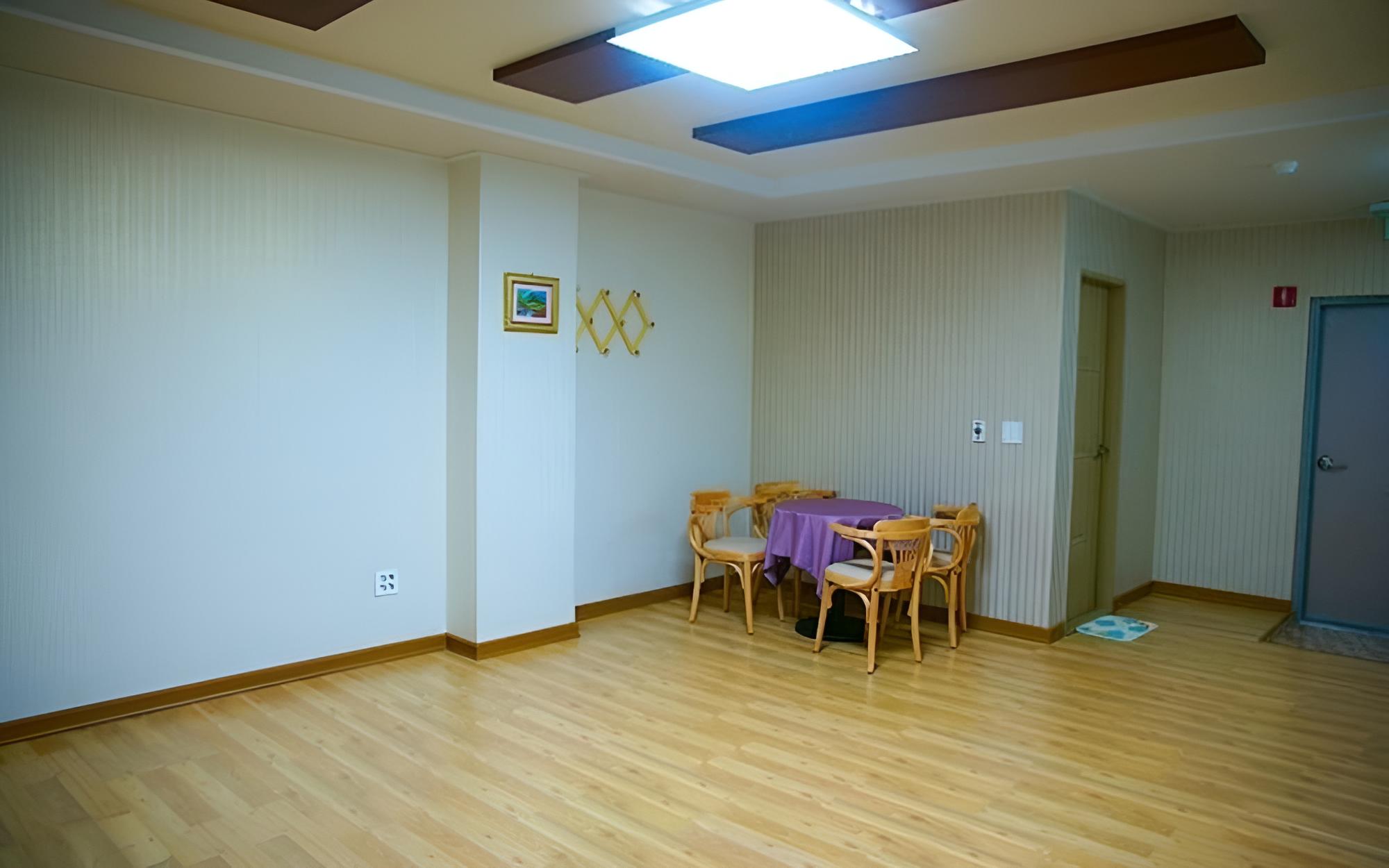 Room (49m Studio - Room 207) - Photo 5