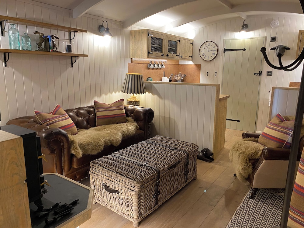 Shepherd's Hut photo 2