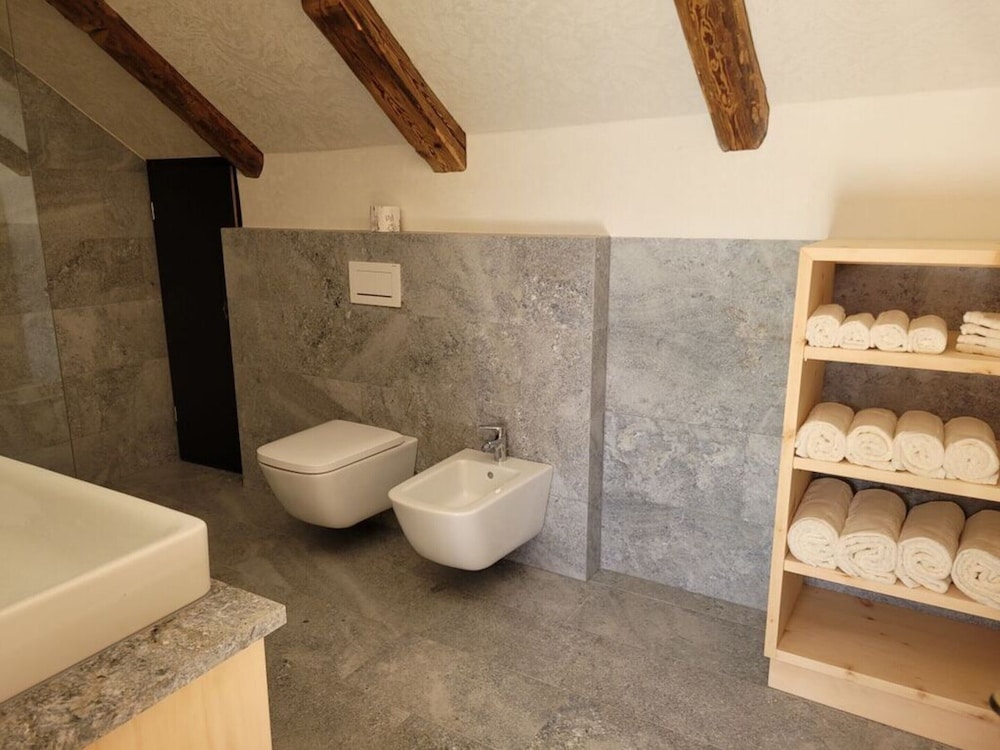 House photo 2