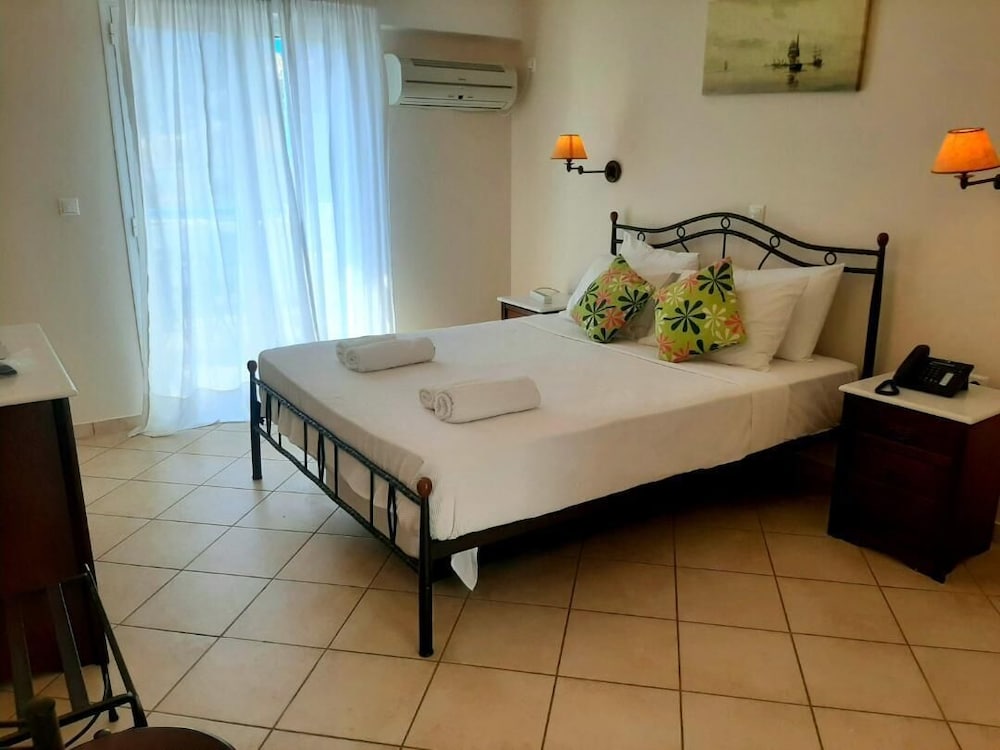 Economy Double or Twin Room photo 2