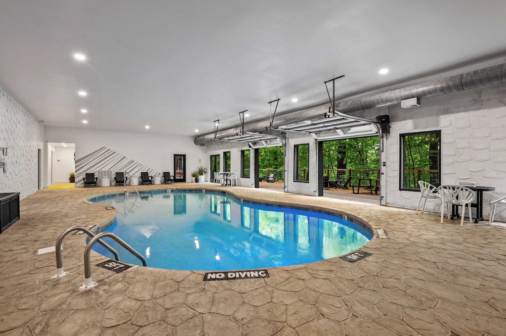 House (6 Bedrooms)