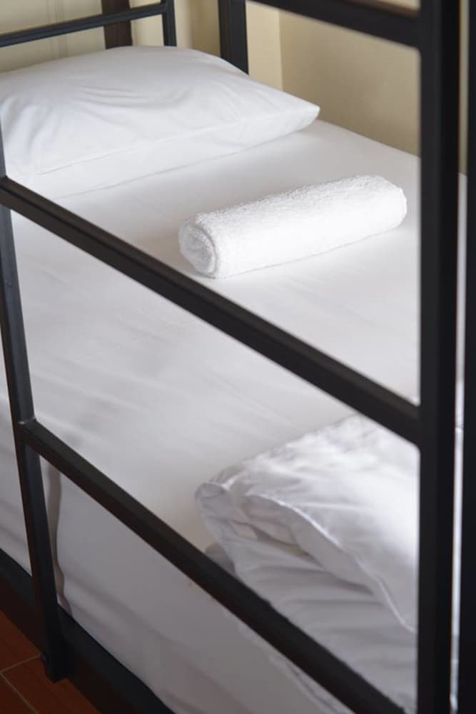 4-Bed Female Dormitory photo 3