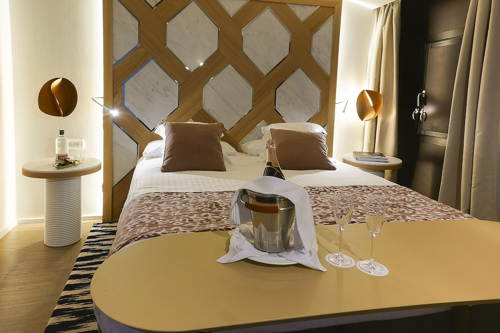 Double Room (Palace) - Photo 2